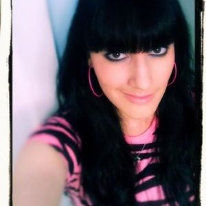 Meet your Posher, Ashley